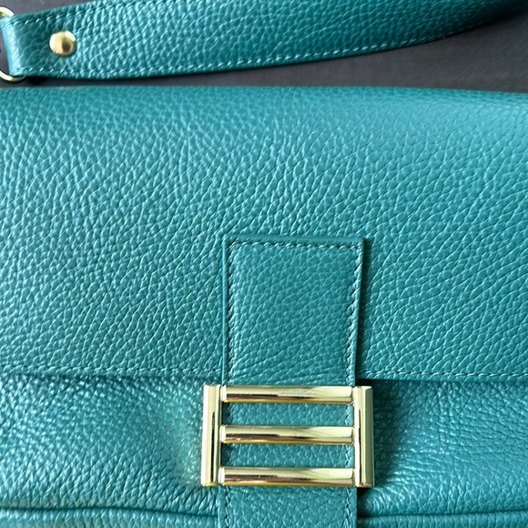 Glossy Green Shoulder Bag with Gold Accents - Picture 2 of 12